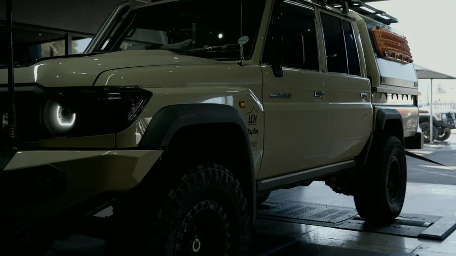 Land Cruiser 79 on the dyno, headlights on