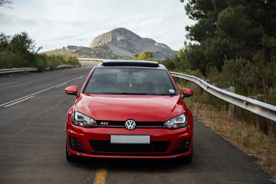 VW Golf 7 GTI — Head on